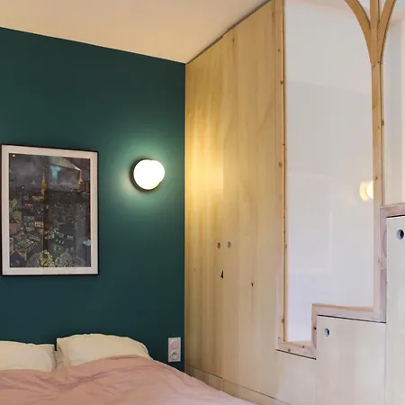 Апартаменты Spacious Duplex Near Bastille
