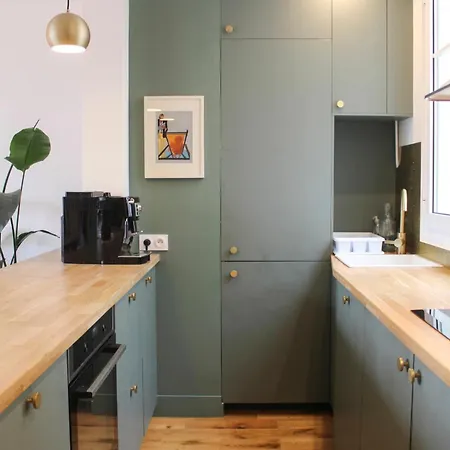 Spacious Duplex Near Bastille Апартаменты